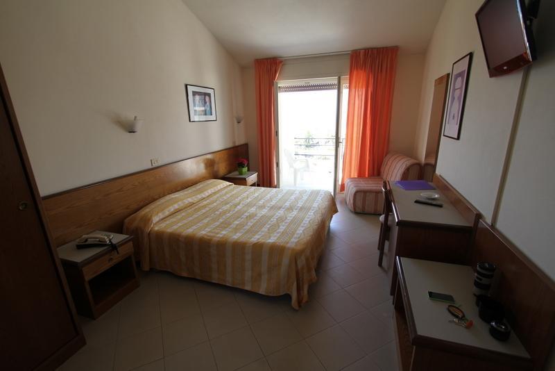 Hotel Montecarlo Lido di Camaiore Pokoj fotografie